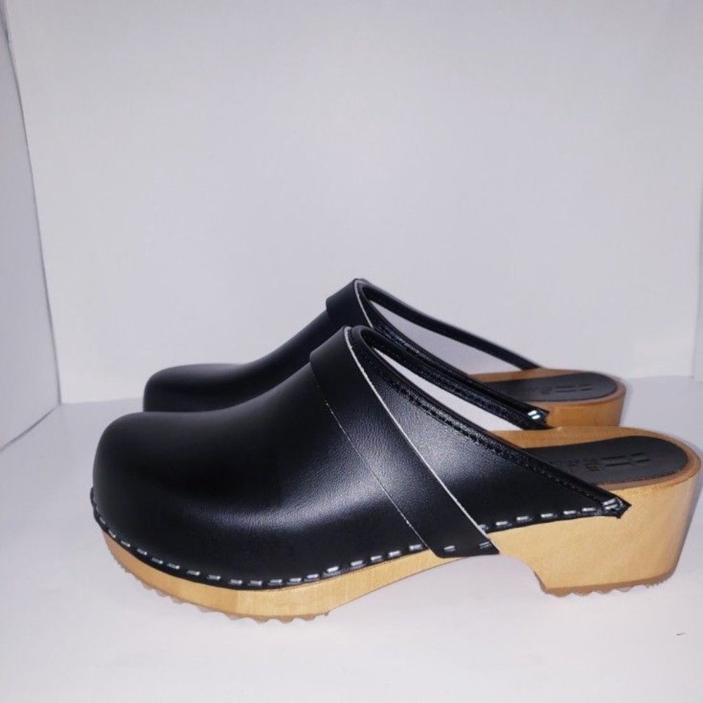 BJORK MAJA WOOD LEATHER CLOGS -Size: 10